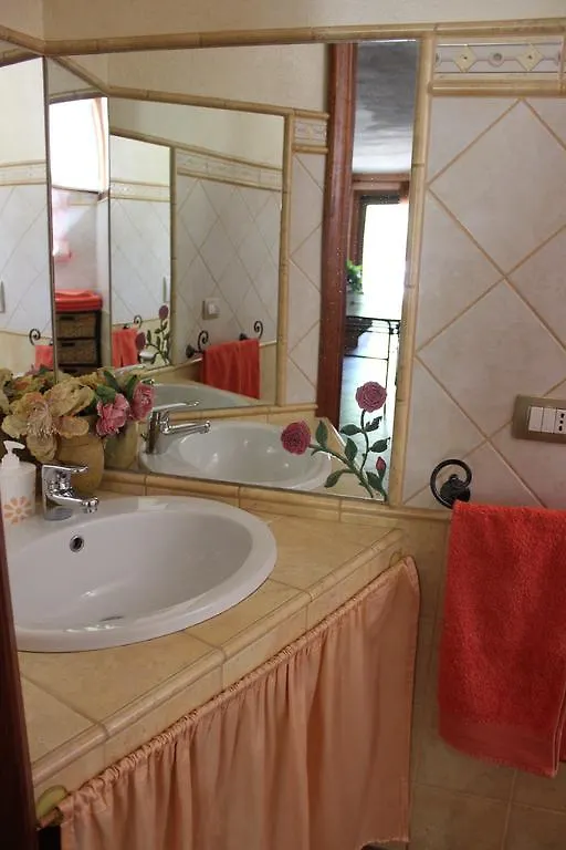 Bed & Breakfast B&B Chorisia San Teodoro  Italia